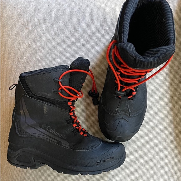 Columbia Black Boots with Orange Laces - Picture 1 of 8